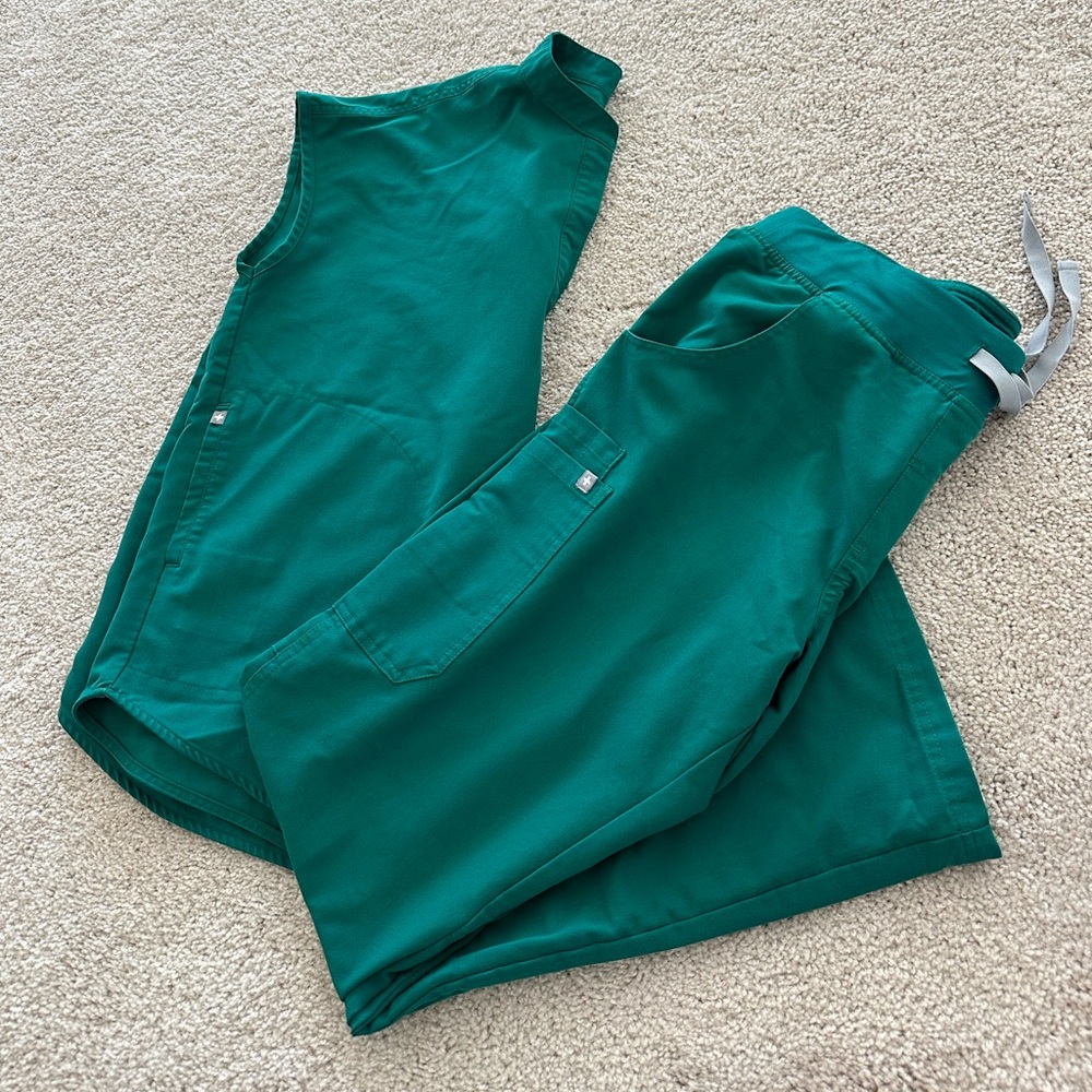 Hunter Green Limited Edition Figs Scrubs Set Medium